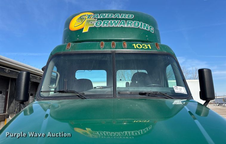 image for item FG1009 2017 Freightliner Cascadia 125 semi truck