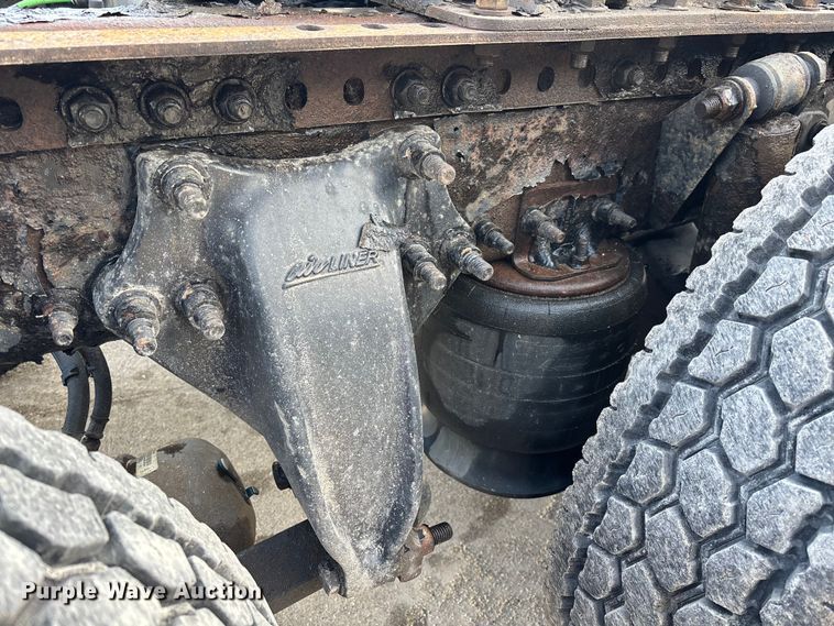 image for item FG1009 2017 Freightliner Cascadia 125 semi truck