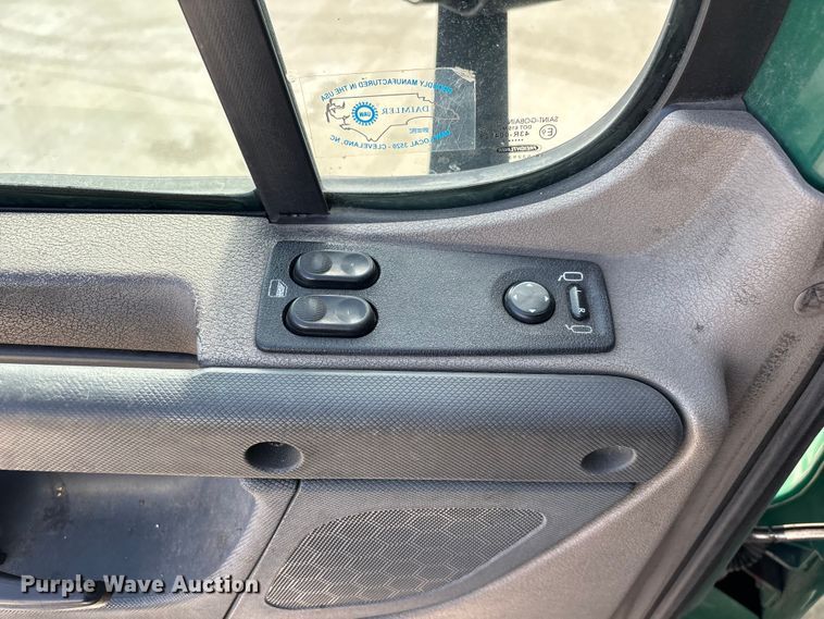 image for item FG1009 2017 Freightliner Cascadia 125 semi truck