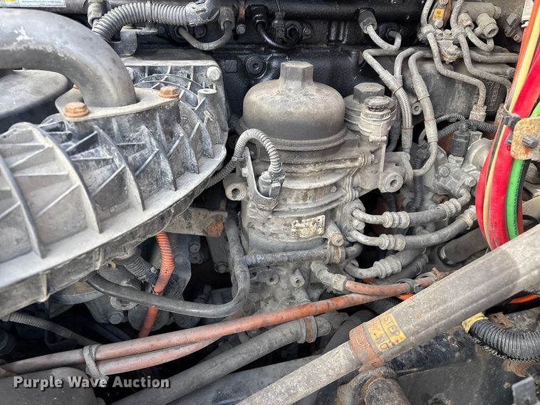 image for item FG1009 2017 Freightliner Cascadia 125 semi truck