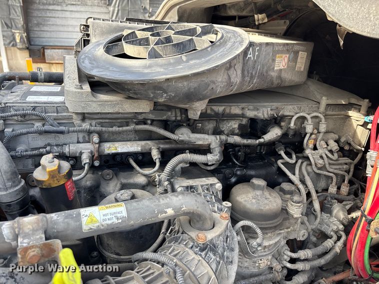 image for item FG1009 2017 Freightliner Cascadia 125 semi truck