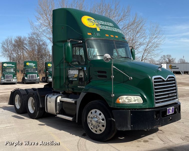 image for item FG1010 2016 Mack CXU semi truck