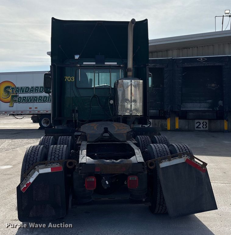 image for item FG1010 2016 Mack CXU semi truck