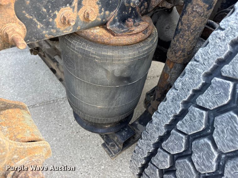 image for item FG1010 2016 Mack CXU semi truck