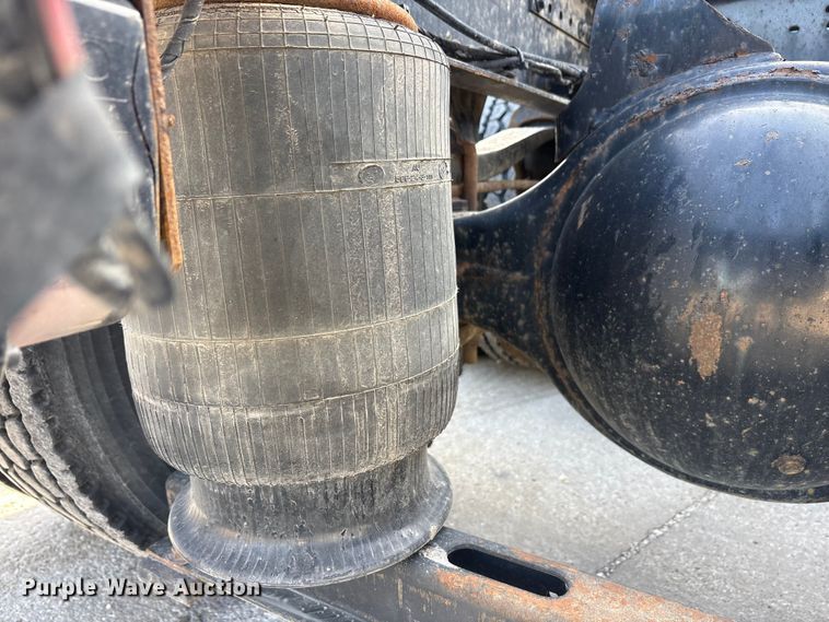 image for item FG1010 2016 Mack CXU semi truck