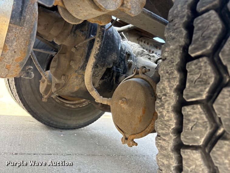 image for item FG1010 2016 Mack CXU semi truck