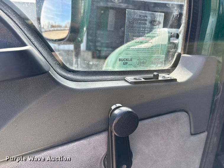 image for item FG1010 2016 Mack CXU semi truck