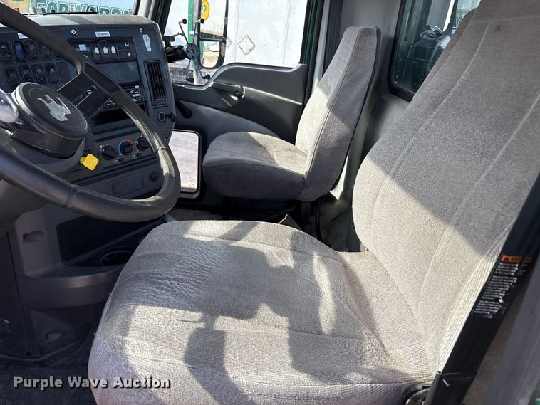 image for item FG1010 2016 Mack CXU semi truck