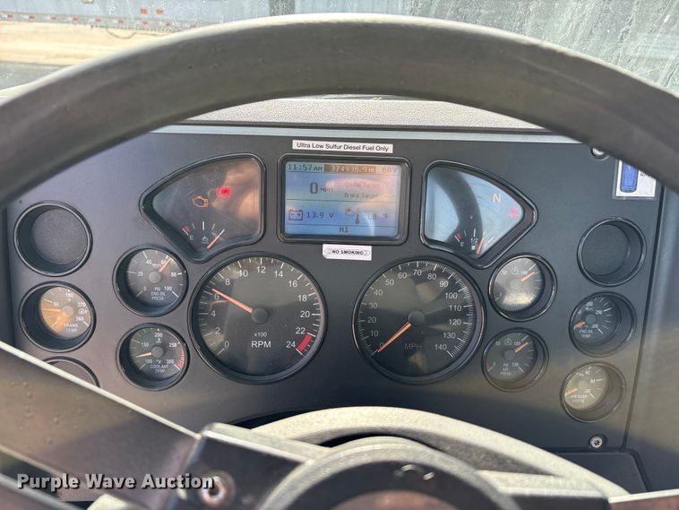 image for item FG1010 2016 Mack CXU semi truck