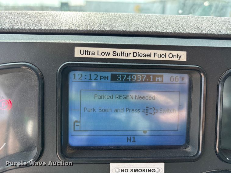 image for item FG1010 2016 Mack CXU semi truck