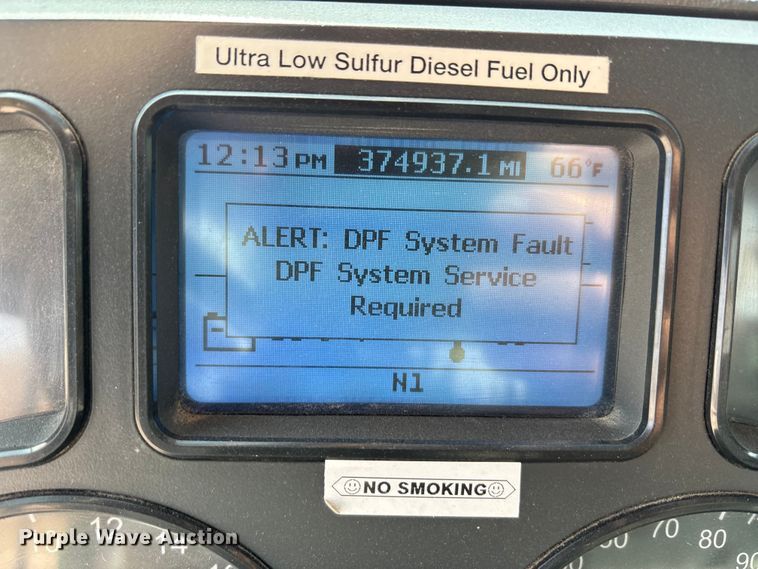 image for item FG1010 2016 Mack CXU semi truck