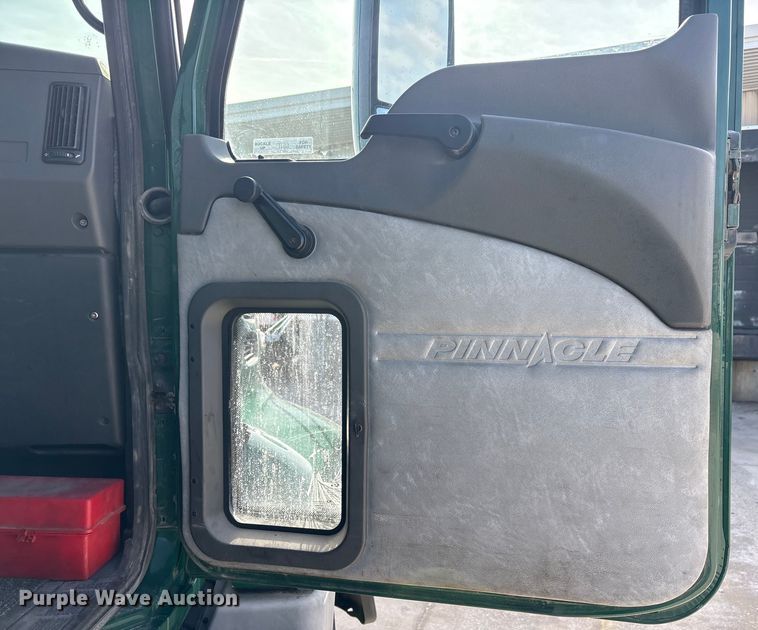 image for item FG1010 2016 Mack CXU semi truck