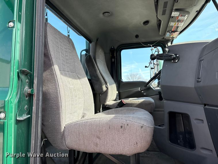 image for item FG1010 2016 Mack CXU semi truck