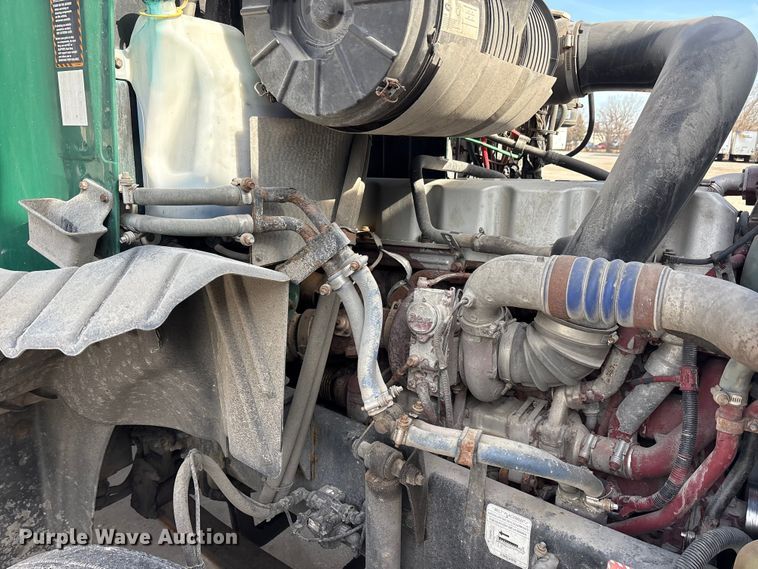 image for item FG1010 2016 Mack CXU semi truck