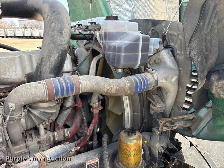 image for item FG1010 2016 Mack CXU semi truck