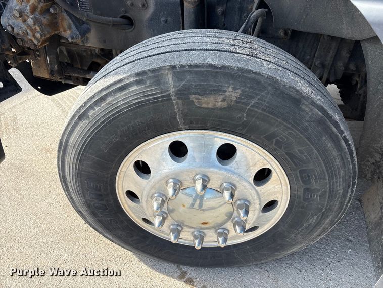 image for item FG1010 2016 Mack CXU semi truck