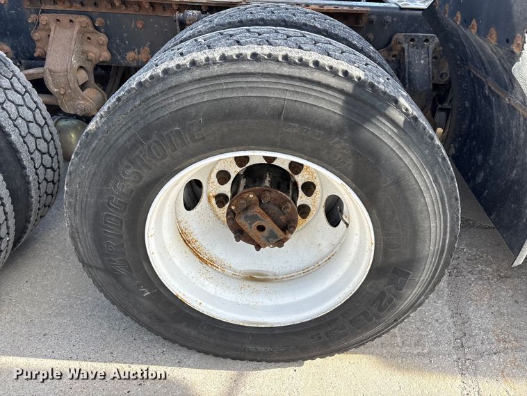 image for item FG1010 2016 Mack CXU semi truck