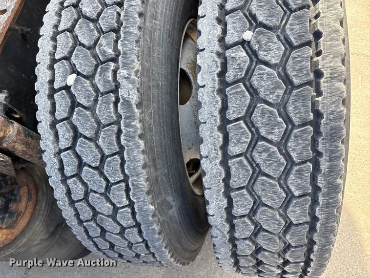 image for item FG1010 2016 Mack CXU semi truck