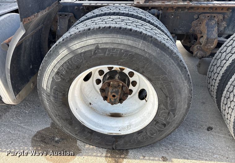 image for item FG1010 2016 Mack CXU semi truck