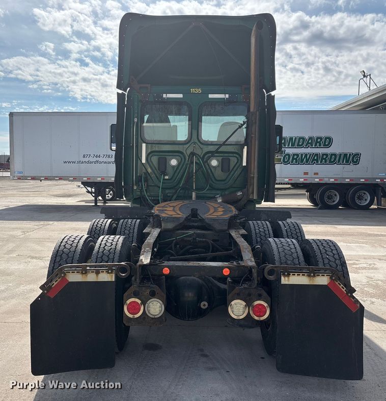 image for item FG1011 2017 Freightliner Cascadia 125 semi truck