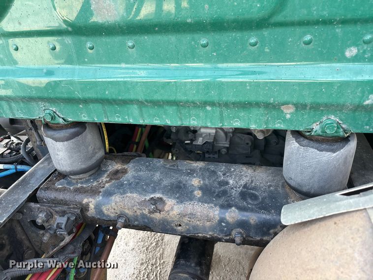 image for item FG1011 2017 Freightliner Cascadia 125 semi truck