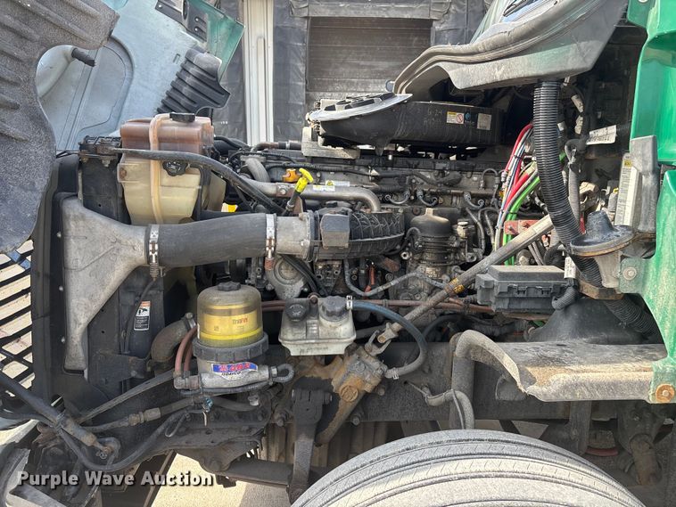 image for item FG1011 2017 Freightliner Cascadia 125 semi truck