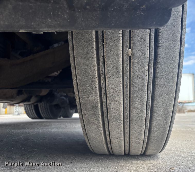 image for item FG1011 2017 Freightliner Cascadia 125 semi truck