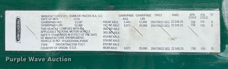 image for item FG1011 2017 Freightliner Cascadia 125 semi truck