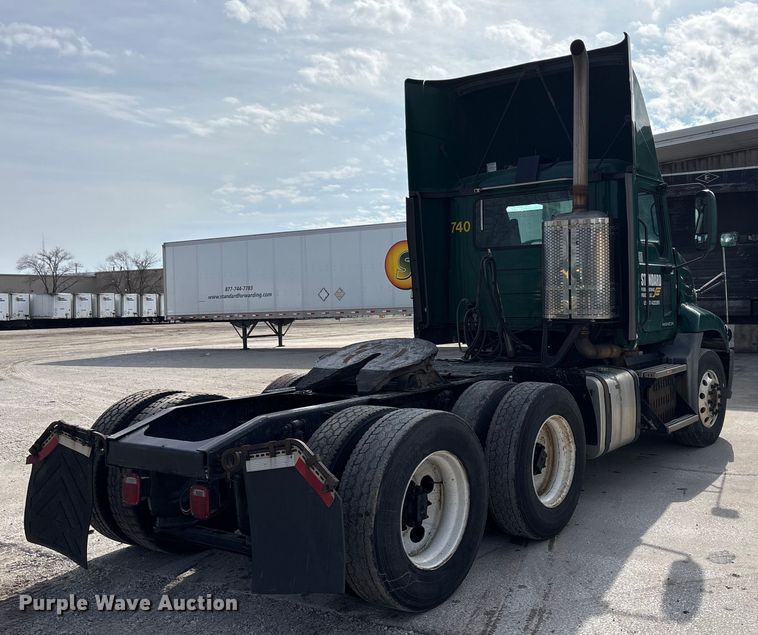 image for item FG1012 2016 Mack CXU613 semi truck