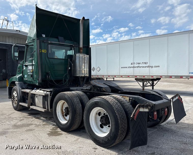 image for item FG1012 2016 Mack CXU613 semi truck