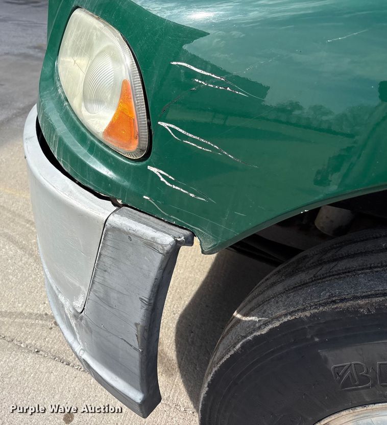 image for item FG1012 2016 Mack CXU613 semi truck