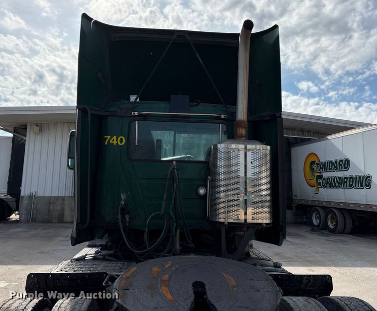 image for item FG1012 2016 Mack CXU613 semi truck