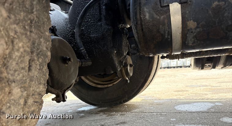 image for item FG1012 2016 Mack CXU613 semi truck