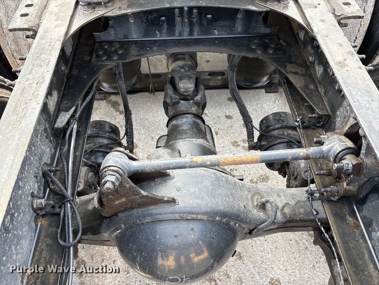 image for item FG1012 2016 Mack CXU613 semi truck