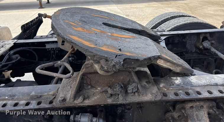 image for item FG1012 2016 Mack CXU613 semi truck