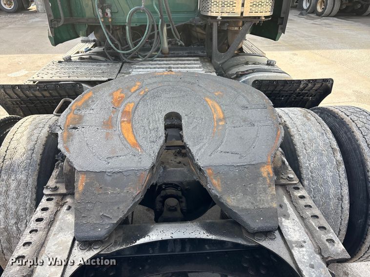 image for item FG1012 2016 Mack CXU613 semi truck