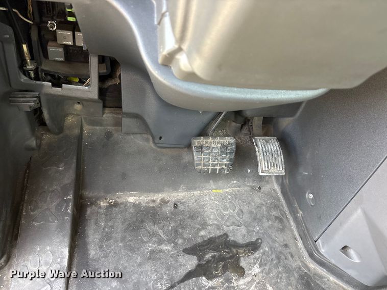 image for item FG1012 2016 Mack CXU613 semi truck