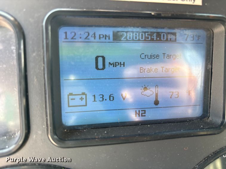 image for item FG1012 2016 Mack CXU613 semi truck