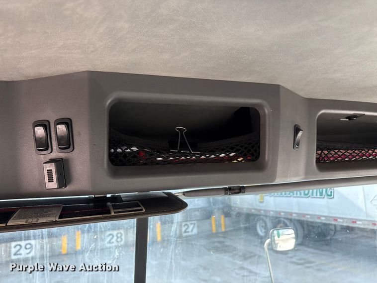 image for item FG1012 2016 Mack CXU613 semi truck