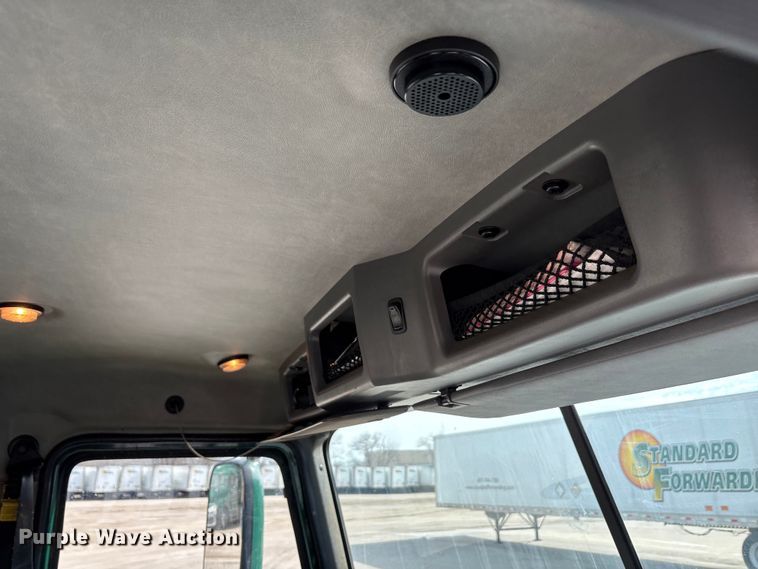 image for item FG1012 2016 Mack CXU613 semi truck