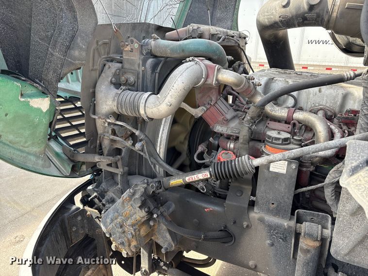 image for item FG1012 2016 Mack CXU613 semi truck