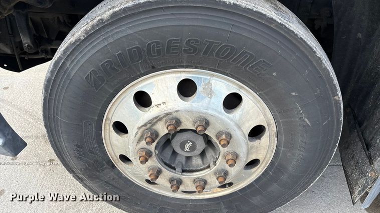 image for item FG1012 2016 Mack CXU613 semi truck