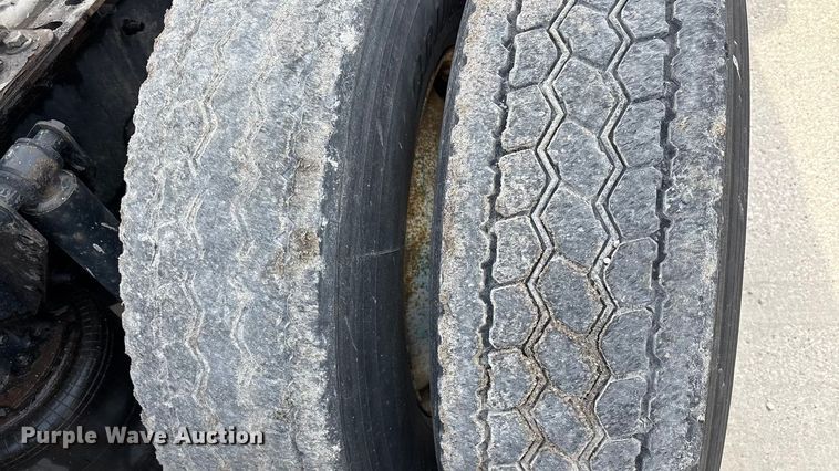 image for item FG1012 2016 Mack CXU613 semi truck