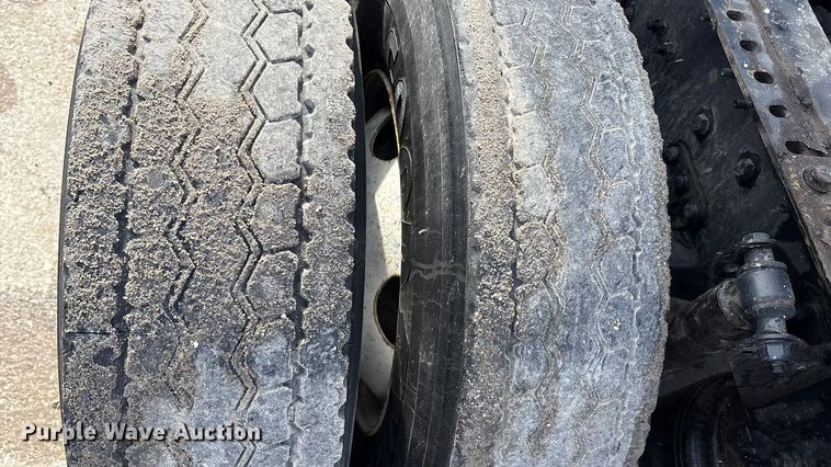 image for item FG1012 2016 Mack CXU613 semi truck