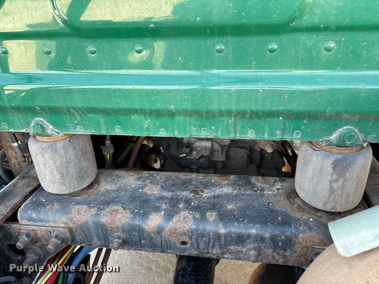 image for item FG1013 2017 Freightliner Cascadia 125 semi truck