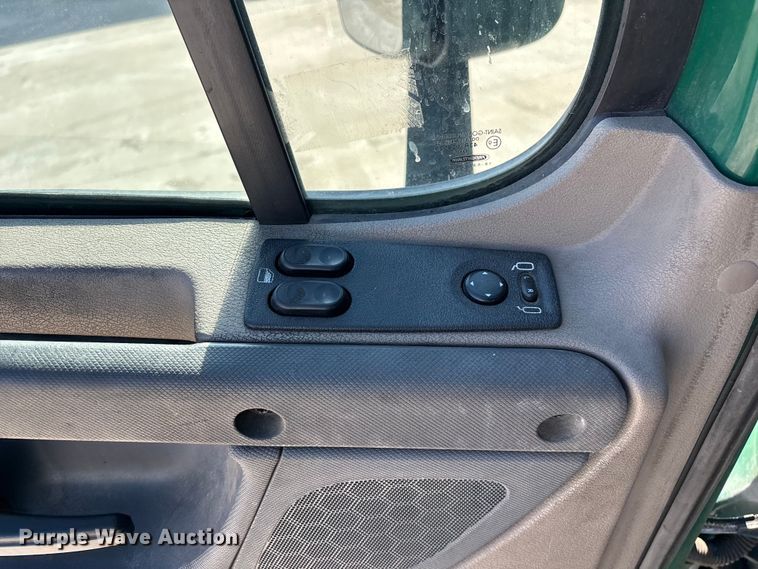 image for item FG1013 2017 Freightliner Cascadia 125 semi truck