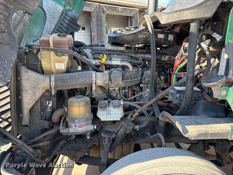 image for item FG1013 2017 Freightliner Cascadia 125 semi truck