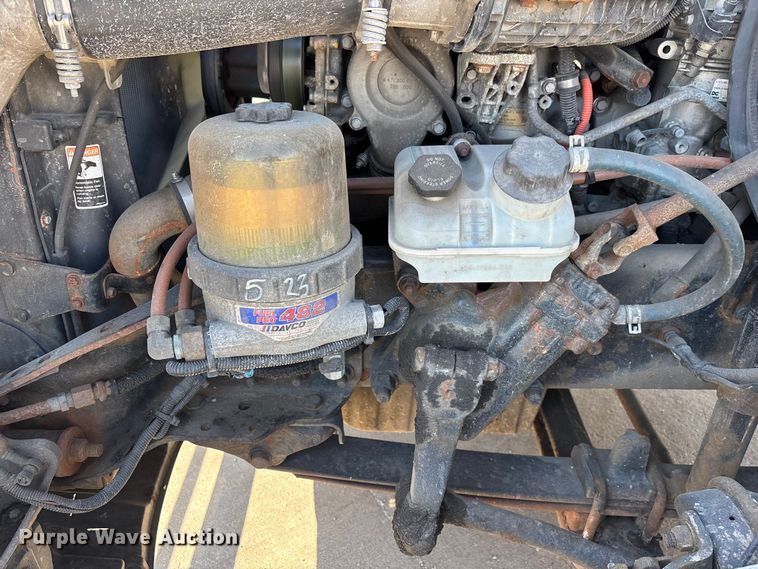 image for item FG1013 2017 Freightliner Cascadia 125 semi truck