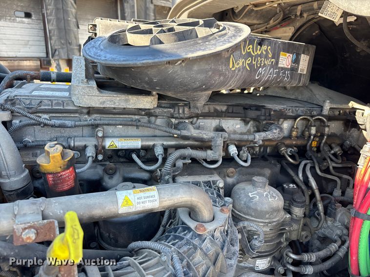 image for item FG1013 2017 Freightliner Cascadia 125 semi truck