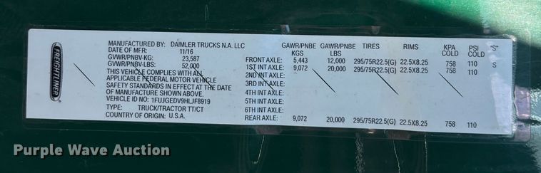 image for item FG1013 2017 Freightliner Cascadia 125 semi truck